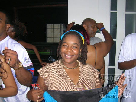1-madhouse_flagparty-04