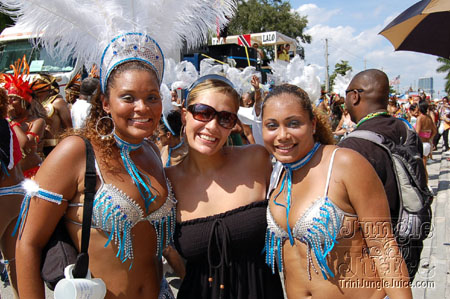 miami_carnival_2006_pt1-036