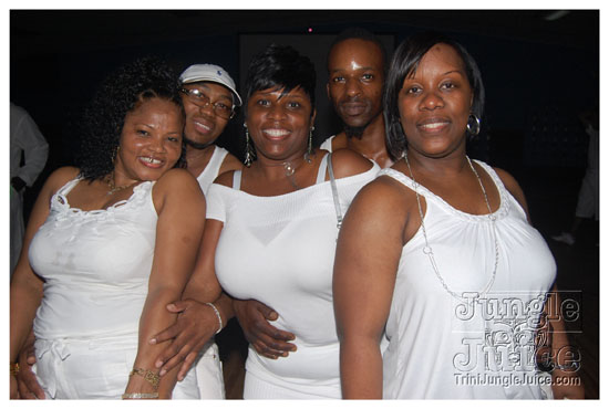 10th_annual_wear_white_may24-059