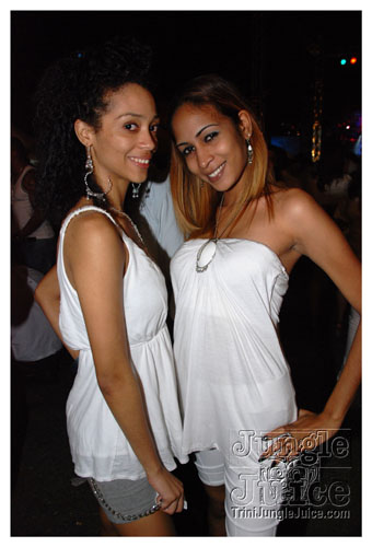 wicked_in_white_2009-002
