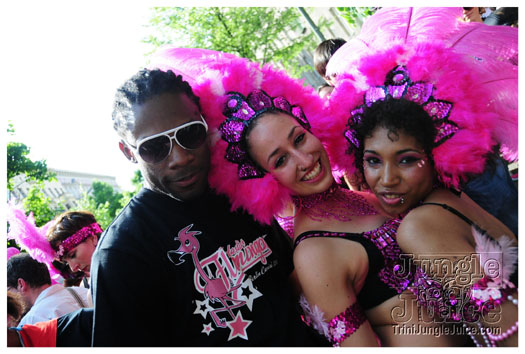berlin_carnival_fantastic_flamingos_may23-008