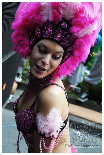 berlin_carnival_fantastic_flamingos_may23-020