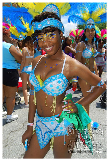 atl_carnival_parade_2011_part1-005