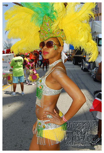 atl_carnival_parade_2011_part1-027