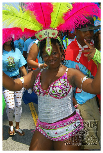 atl_carnival_parade_2011_part1-037