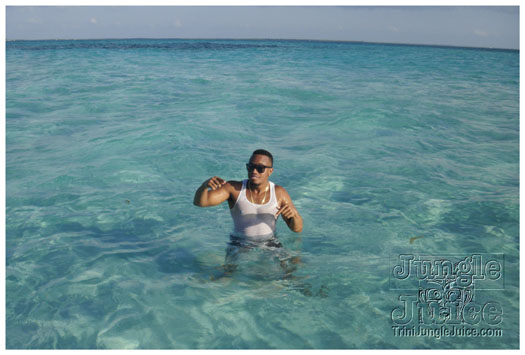 boat_lime_rum_point_cayman_extras_2011-020