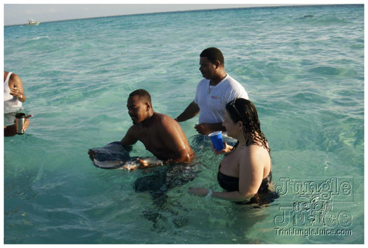 boat_lime_rum_point_cayman_extras_2011-039