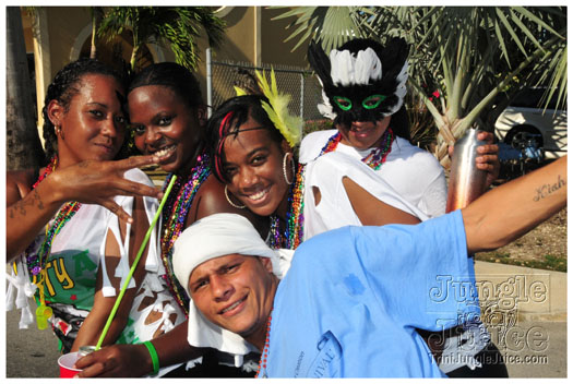 cayman_carnival_2011_part3-059
