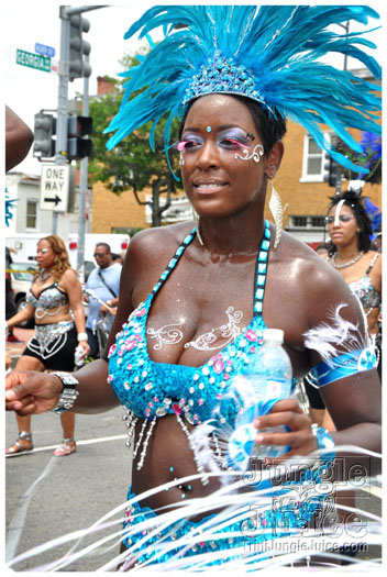 dc_carnival_parade_2011_pt1-021