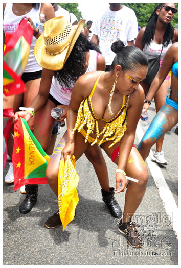 dc_carnival_parade_2011_pt1-039