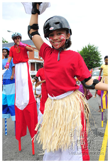 dc_carnival_parade_2011_pt2-038