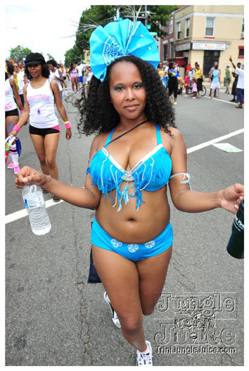 dc_carnival_parade_2011_pt2-039