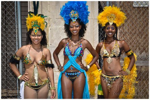 atl_carnival_parade_2012_pt1-005