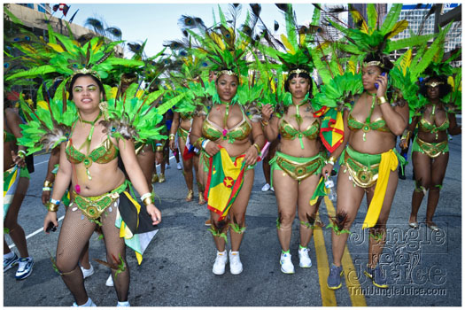 atl_carnival_parade_2012_pt1-020