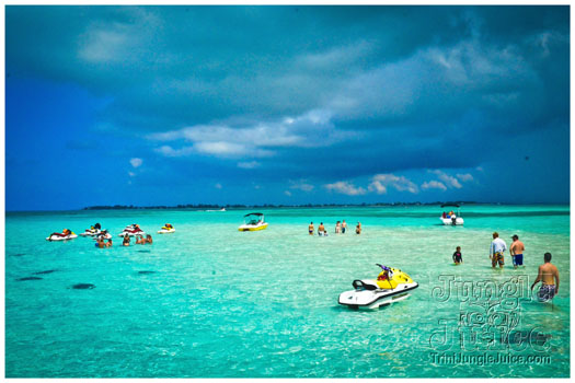 boat_lime_rum_point_stingray_city_may6-008