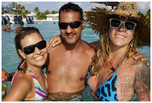 boat_lime_rum_point_cayman_extras_2011-012