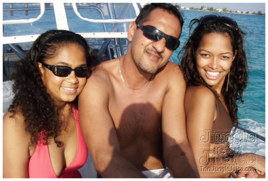 boat_lime_rum_point_cayman_extras_2011-014