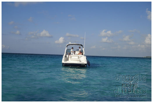 boat_lime_rum_point_cayman_extras_2011-021