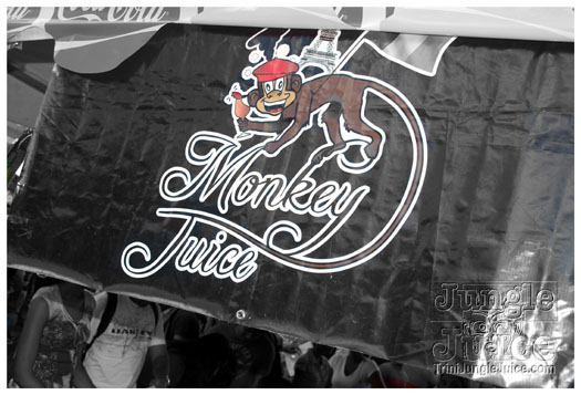 monkey_juice_campus_carnival_2011-001