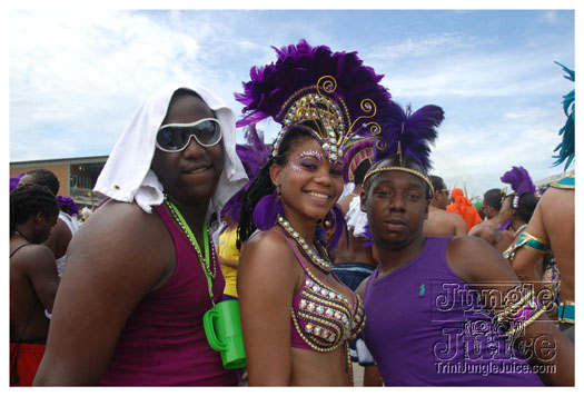 trini_carnival_2011_extras-017